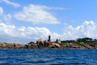 De rotsige aanloop naar Ploumanac'h.