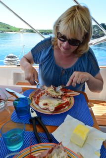 Voor het eerst zelf kreeft aan boord klaargemaakt. Zo lekker.... Gelukkig is de waterpomptang een erg handig hulpmiddel.