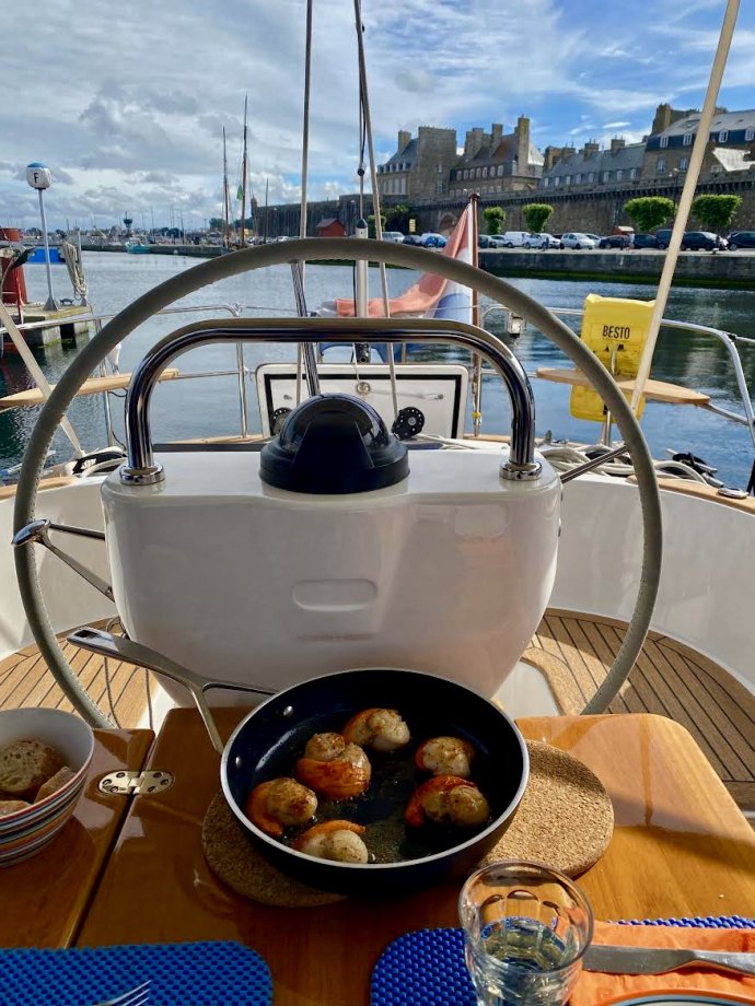 Perfecte coquilles uit Jersey met mooi uitzicht op Saint Malo.
