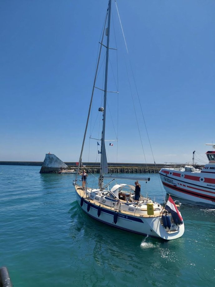 Uitgezwaaid in Saint Vaast door en met foto van Carla en Jeroen,