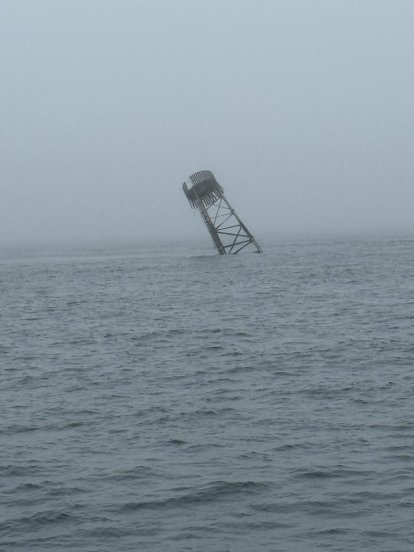45 graden slagzij van de Roustel, na een aanvaring in 2022.