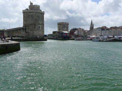 Ingang naar de oude haven van La Rochelle